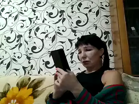 Snapshot of JeaneDavis chatting on 10-15-25, 04:07 JeaneDavis online show from 10-15-25, 04:07