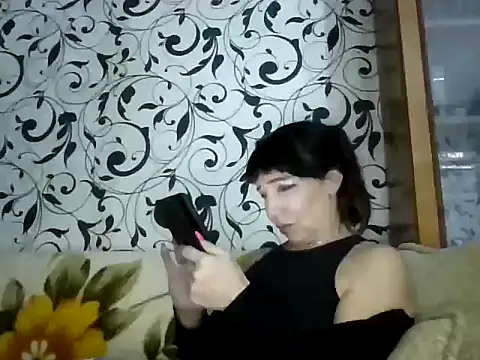 Snapshot of JeaneDavis chatting on 11-11-25, 02:39 JeaneDavis online show from 11-11-25, 02:39