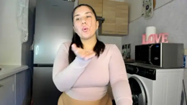 MiaMarrone online show from 03-07-26, 12:18