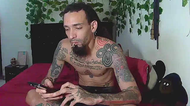 Snapshot of caribbeanlover1 chatting on 10-21-25, 10:54 caribbeanlover1 online show from 10-21-25, 10:54
