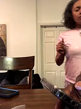 Snapshot of realninafame chatting on 10-04-25, 05:38 realninafame online show from 10-04-25, 05:38