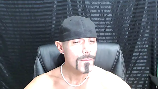 Snapshot of ThickD2C chatting on 12-14-24, 10:50 ThickD2C online show from 12-14-24, 10:50