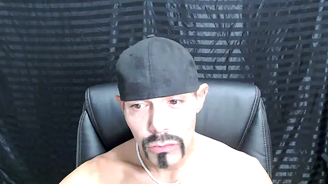 Snapshot of ThickD2C chatting on 12-19-24, 05:40 ThickD2C online show from 12-19-24, 05:40