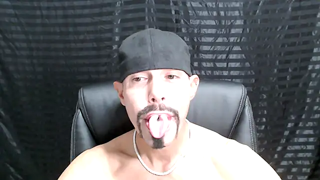Snapshot of ThickD2C chatting on 12-26-24, 11:13 ThickD2C online show from 12-26-24, 11:13