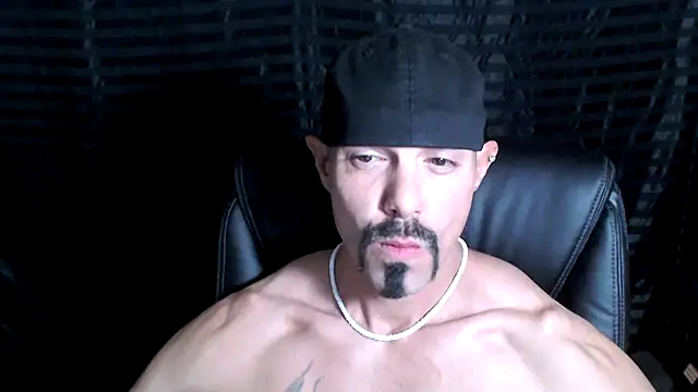 Snapshot of ThickD2C chatting on 01-04-25, 09:41 ThickD2C online show from 01-04-25, 09:41