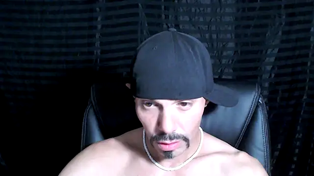 Snapshot of ThickD2C chatting on 01-23-25, 08:45 ThickD2C online show from 01-23-25, 08:45