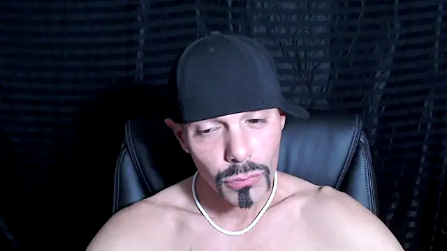 Snapshot of ThickD2C chatting on 01-28-25, 08:26 ThickD2C online show from 01-28-25, 08:26