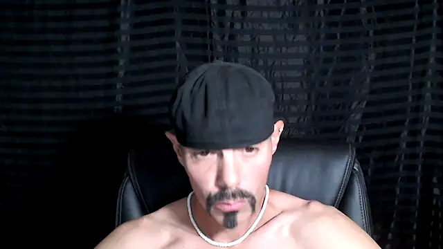 Snapshot of ThickD2C chatting on 02-10-25, 09:04 ThickD2C online show from 02-10-25, 09:04