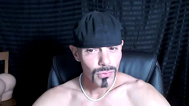 Snapshot of ThickD2C chatting on 02-16-25, 06:54 ThickD2C online show from 02-16-25, 06:54