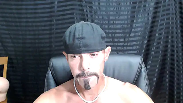 Snapshot of ThickD2C chatting on 02-26-25, 11:15 ThickD2C online show from 02-26-25, 11:15