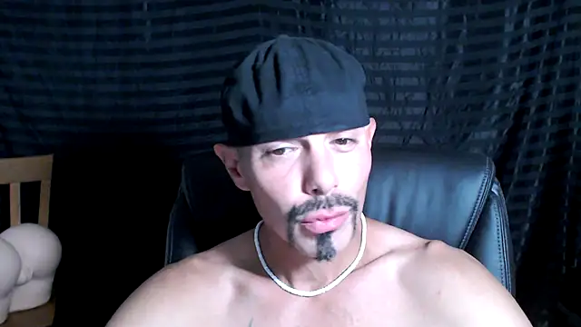 Snapshot of ThickD2C chatting on 03-07-25, 06:33 ThickD2C online show from 03-07-25, 06:33