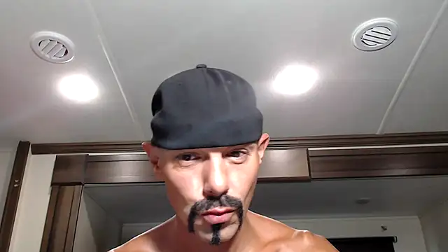 Snapshot of ThickD2C chatting on 09-28-25, 05:29 ThickD2C online show from 09-28-25, 05:29