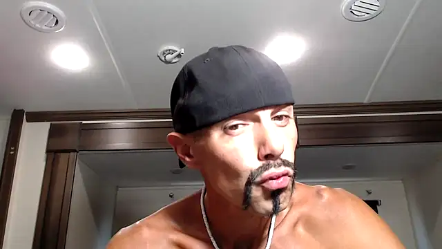 Snapshot of ThickD2C chatting on 10-24-25, 10:28 ThickD2C online show from 10-24-25, 10:28