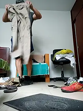 chicoguapo8 online show from 02-07-25, 08:42