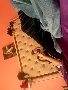 Flossy Vettie online show from 10-07-25, 11:40