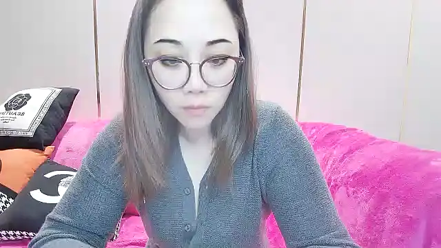 Snapshot of Giuliam chatting on 01-27-25, 01:26 Giuliam online show from 01-27-25, 01:26