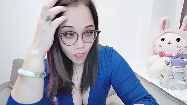 Snapshot of Giuliam chatting on 02-16-25, 12:21 Giuliam online show from 02-16-25, 12:21