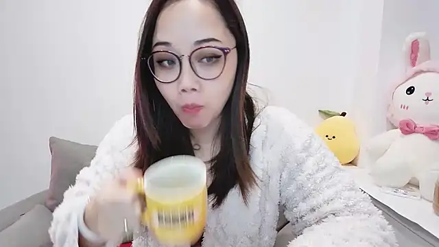 Snapshot of Giuliam chatting on 02-18-25, 08:38 Giuliam online show from 02-18-25, 08:38