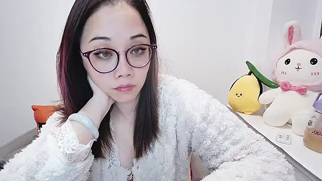 Snapshot of Giuliam chatting on 02-19-25, 01:39 Giuliam online show from 02-19-25, 01:39