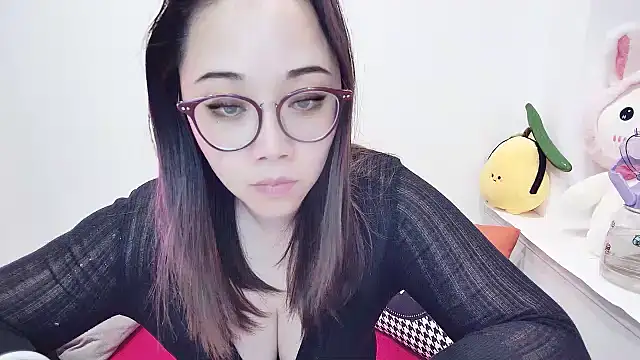 Snapshot of Giuliam chatting on 02-23-25, 05:23 Giuliam online show from 02-23-25, 05:23