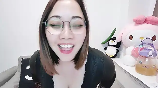 Snapshot of Giuliam chatting on 03-13-25, 10:15 Giuliam online show from 03-13-25, 10:15