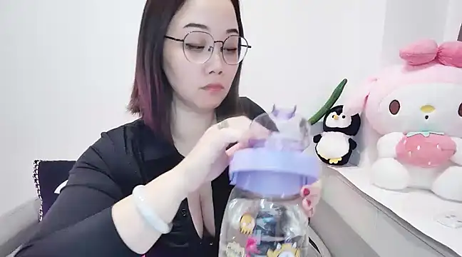 Snapshot of Giuliam chatting on 03-15-25, 01:51 Giuliam online show from 03-15-25, 01:51