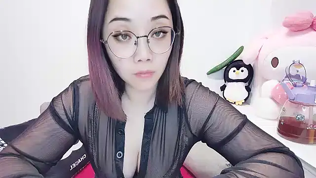 Snapshot of Giuliam chatting on 03-21-25, 11:12 Giuliam online show from 03-21-25, 11:12