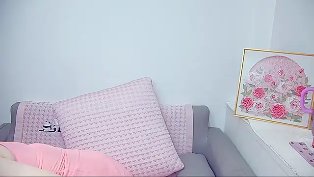 Snapshot of Giuliam chatting on 09-11-25, 02:28 Giuliam online show from 09-11-25, 02:28