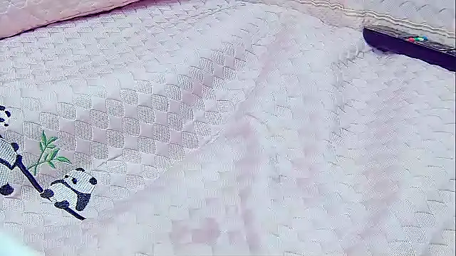 Snapshot of Giuliam chatting on 09-19-25, 02:40 Giuliam online show from 09-19-25, 02:40