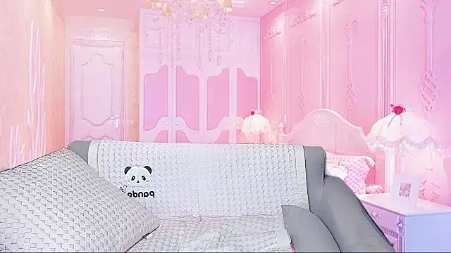 Snapshot of Giuliam chatting on 11-02-25, 01:02 Giuliam online show from 11-02-25, 01:02