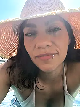 Snapshot of SamyJones9 chatting on 01-12-26, 06:24 SamyJones9 online show from 01-12-26, 06:24