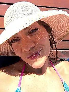 Snapshot of SamyJones9 chatting on 01-18-26, 06:34 SamyJones9 online show from 01-18-26, 06:34