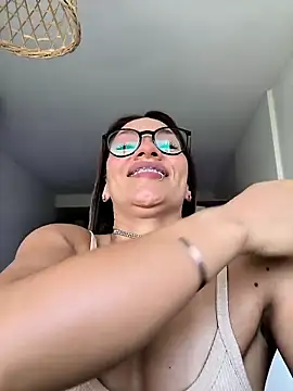 Snapshot of SamyJones9 chatting on 02-08-26, 06:55 SamyJones9 online show from 02-08-26, 06:55