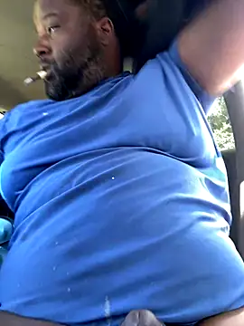 Snapshot of biggreen850 chatting on 11-08-25, 05:23 biggreen850 online show from 11-08-25, 05:23