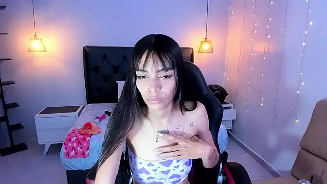 Snapshot of AMELIELEONE chatting on 02-17-25, 01:10 AMELIELEONE online show from 02-17-25, 01:10