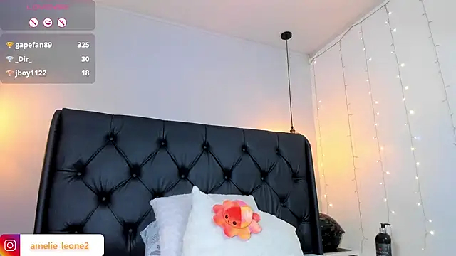 Snapshot of AMELIELEONE chatting on 02-17-25, 04:26 AMELIELEONE online show from 02-17-25, 04:26