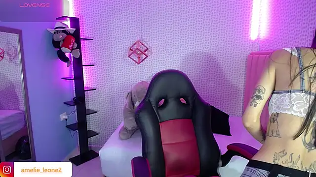 Snapshot of AMELIELEONE chatting on 03-10-25, 02:28 AMELIELEONE online show from 03-10-25, 02:28