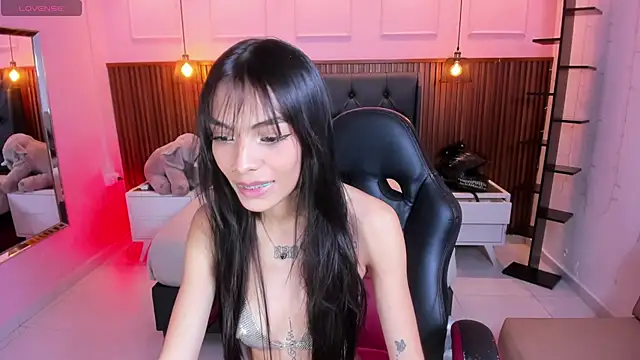 Snapshot of AMELIELEONE chatting on 11-10-25, 12:26 AMELIELEONE online show from 11-10-25, 12:26