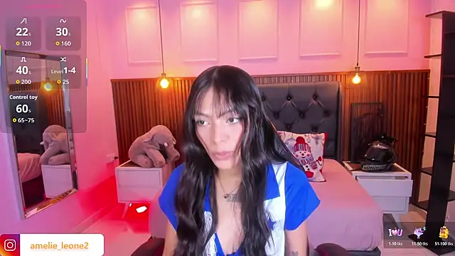 Snapshot of AMELIELEONE chatting on 11-15-25, 12:34 AMELIELEONE online show from 11-15-25, 12:34