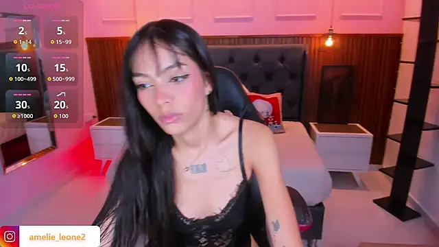 Snapshot of AMELIELEONE chatting on 11-21-25, 12:59 AMELIELEONE online show from 11-21-25, 12:59