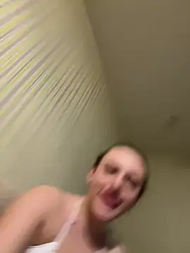 Snapshot of Lisaaan chatting on 12-19-24, 07:40 Lisaaan online show from 12-19-24, 07:40