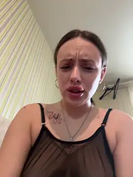 Snapshot of Lisaaan chatting on 02-28-25, 08:53 Lisaaan online show from 02-28-25, 08:53