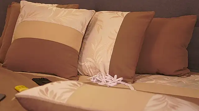 DulceLenns online show from 02-18-25, 08:58