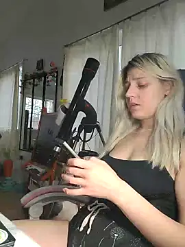 Snapshot of ScarletCallings420 chatting on 02-21-25, 06:15 ScarletCallings420 online show from 02-21-25, 06:15