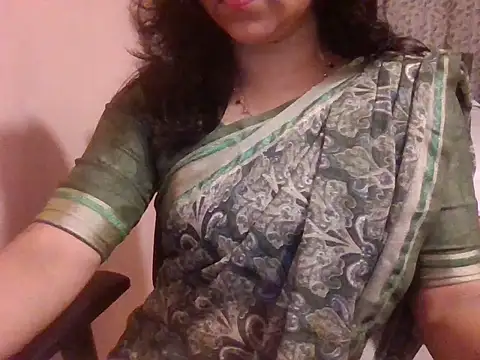 Snapshot of Pinky_4 chatting on 11-08-25, 02:17 Pinky 4 online show from 11-08-25, 02:17