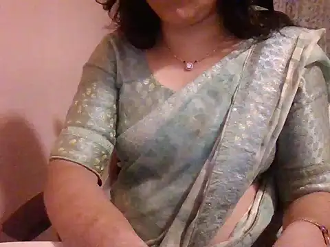 Snapshot of Pinky_4 chatting on 11-13-25, 05:01 Pinky 4 online show from 11-13-25, 05:01