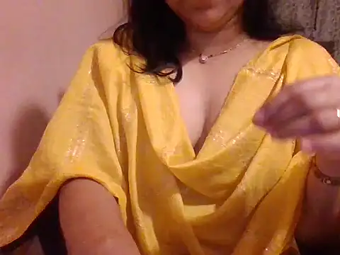 Snapshot of Pinky_4 chatting on 11-28-25, 04:42 Pinky 4 online show from 11-28-25, 04:42