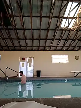 Snapshot of EZYves chatting on 09-30-25, 11:54 EZYves online show from 09-30-25, 11:54