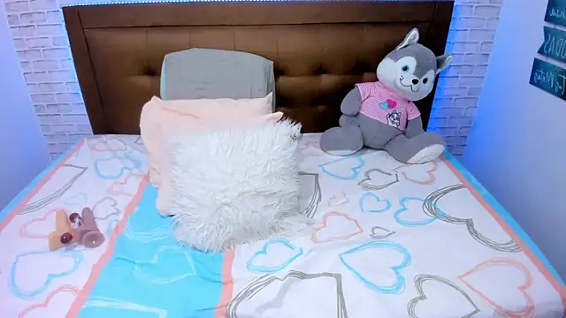 olivia love  online show from 01-24-25, 01:13