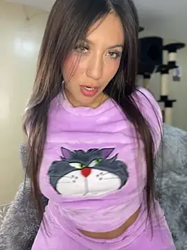 MiaJones21 online show from 10-24-25, 12:19